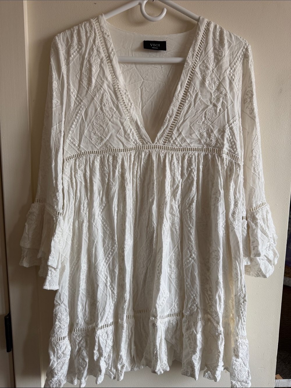 VICI White Boho Lace-Trimmed V-Neck Tunic Dress